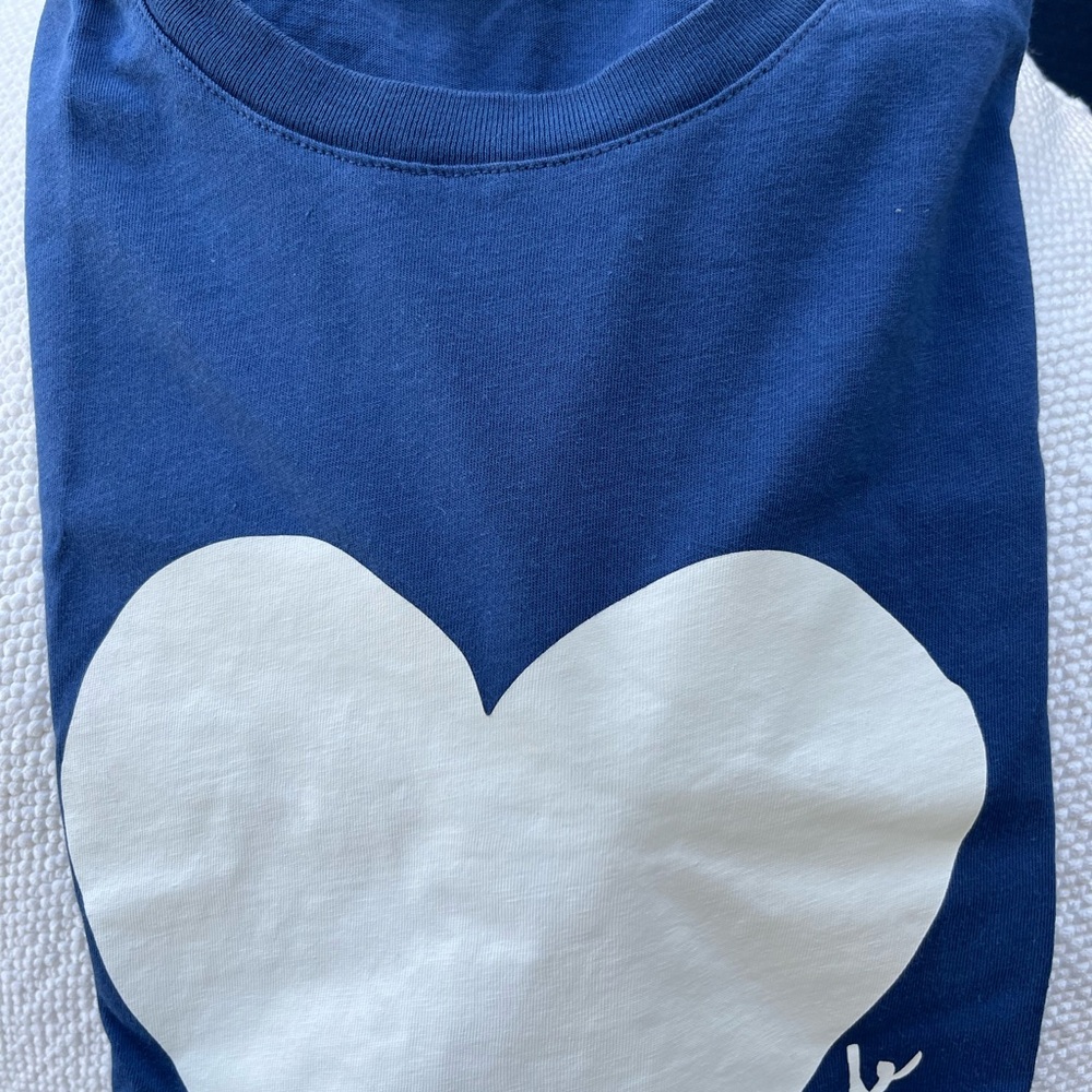 Sezane Navy Blue Short Sleeve Tee with White Heart Graphic